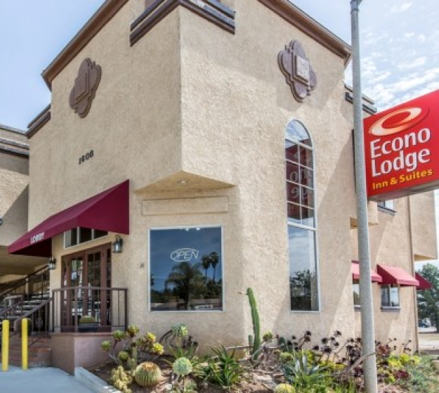 Econo Lodge Inn & Suites Fallbrook Exterior