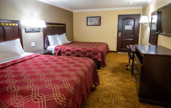 Econo Lodge Inn & Suites Fallbrook Downtown - 2 Queen Beds