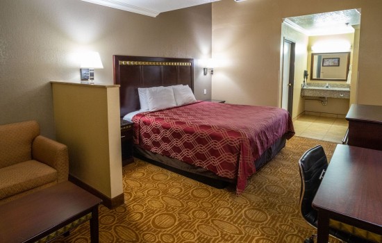 1 King Bed, 1 Room Suite